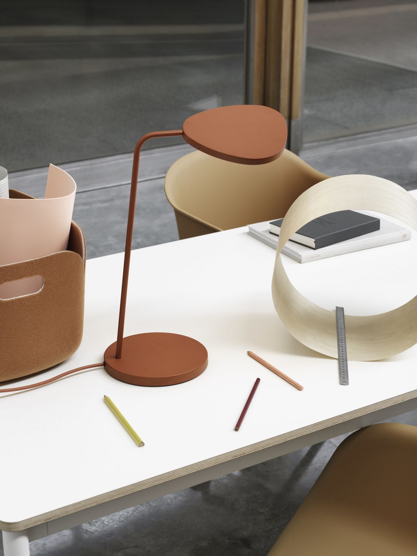 Leaf Table Lamp Tischleuchte Muuto