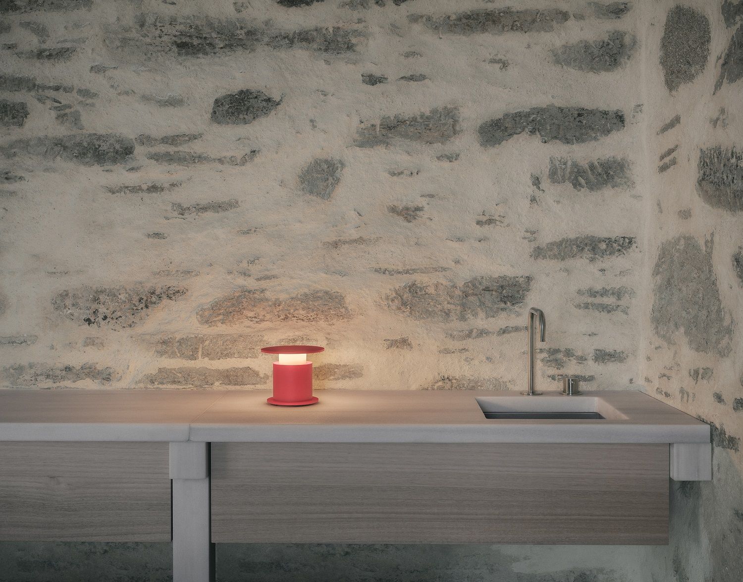 w241 Faro Tischleuchte / Akkuleuchte wästberg