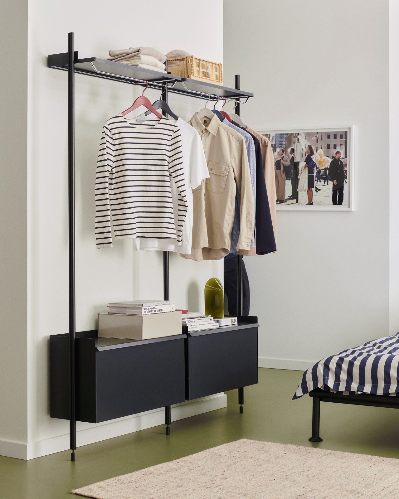 Pier System 1002 2 Column Regal / Garderobe Hay Stahlblau-Schwarz