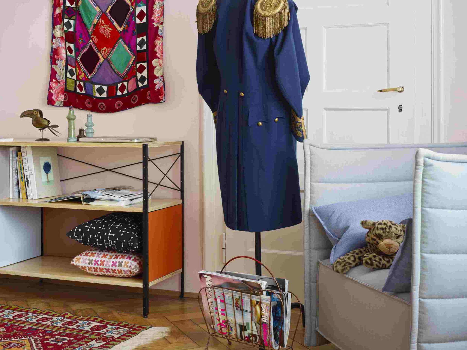 Eames Storage Unit ESU Shelf Regal NEU Vitra