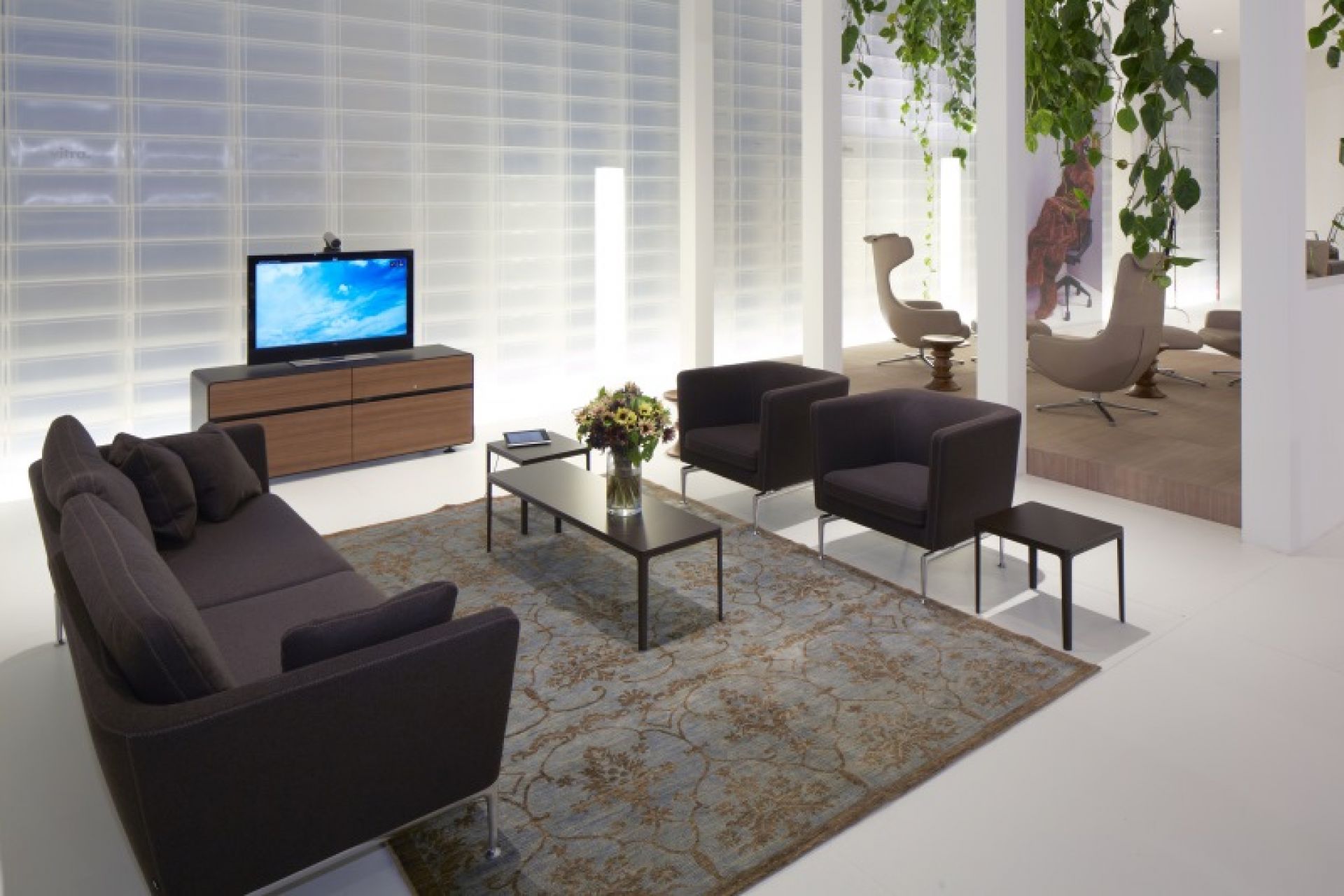 Suita Club Armchair Vitra