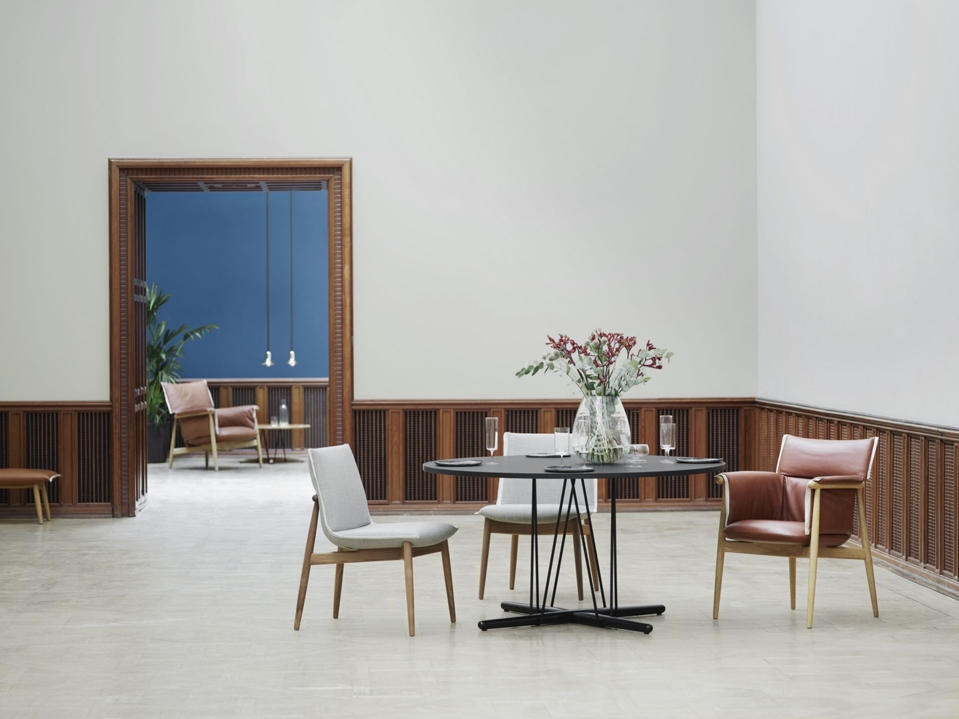 E020 Embrace Tisch Eiche Carl Hansen & Søn