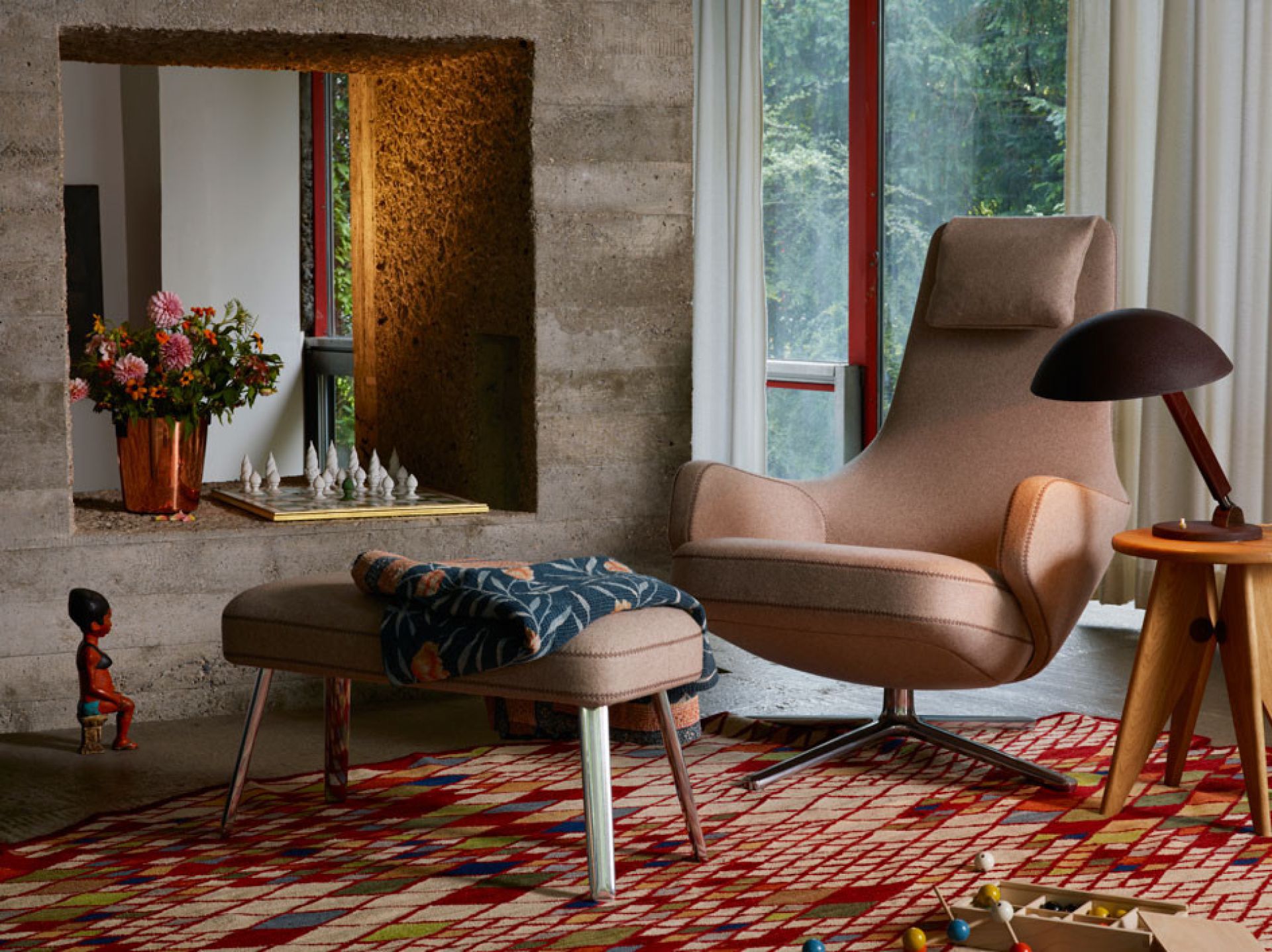 Grand Repos Sessel  + Ottoman Vitra Poliert  Cosy Classic grey