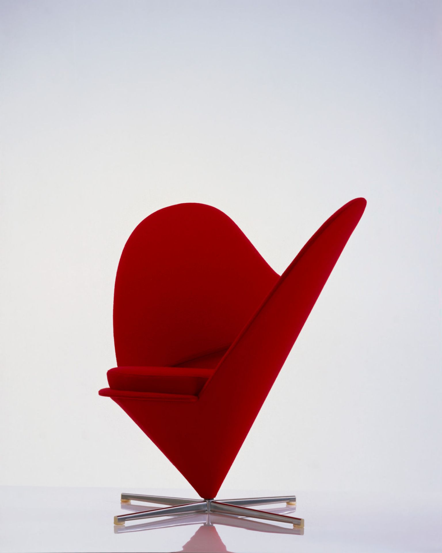 Heart Cone Chair Vitra