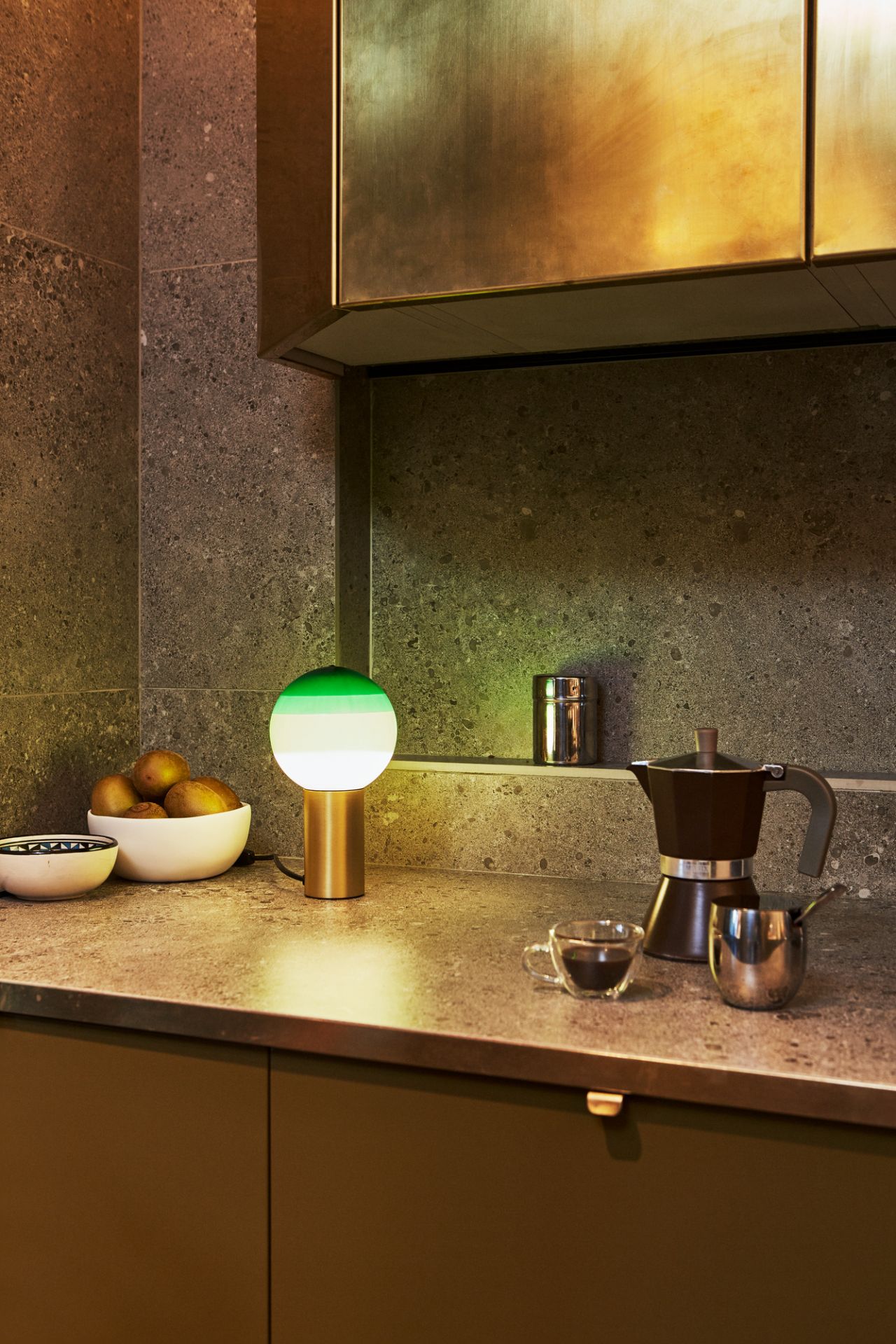 Dipping Light S LED Tischleuchte Marset Bernstein - Messing
