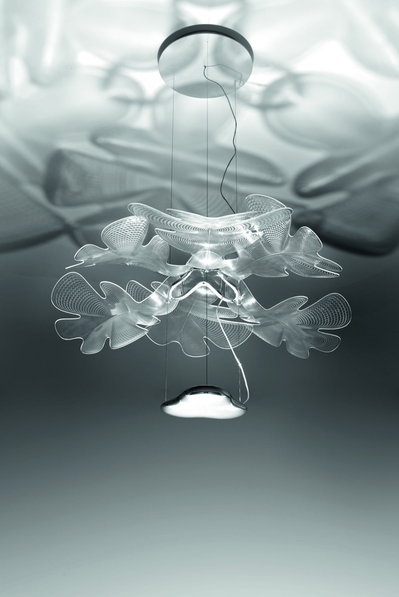 Chlorophilia Pendelleuchte Struktur Chrom Diffusor transparent Artemide