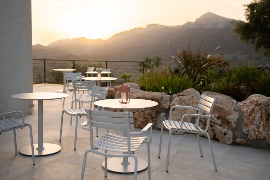 Alua Armrest Dining Chair Armlehnen Stuhl Outdoor Houe 