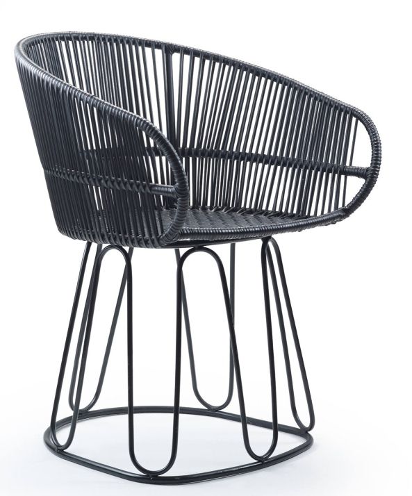 Schwarzer Circo Dining Chair von ames für den Außenbereich, mit geflochtener Sitzfläche und Metallgestell.