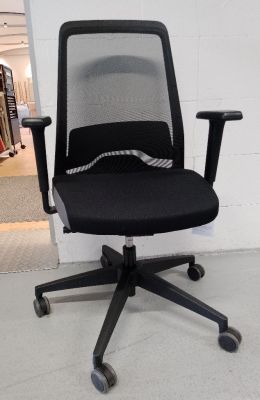 Everyis1 Bürodrehstuhl Interstuhl AUSSTELLUNGSSTÜCK / GEBRAUCHTMÖBEL