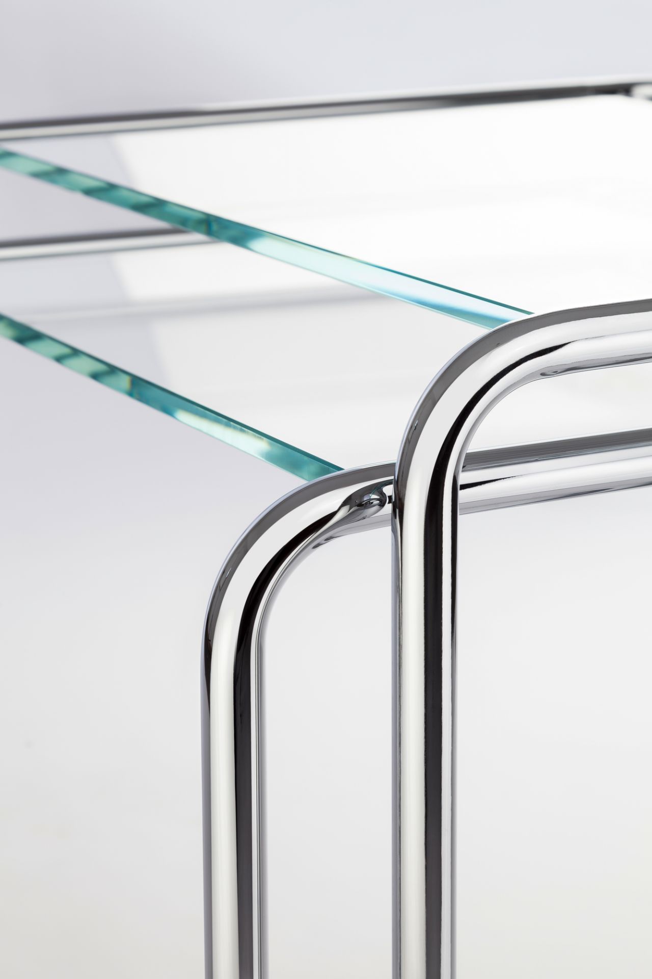 B97 b Beistelltisch Thonet