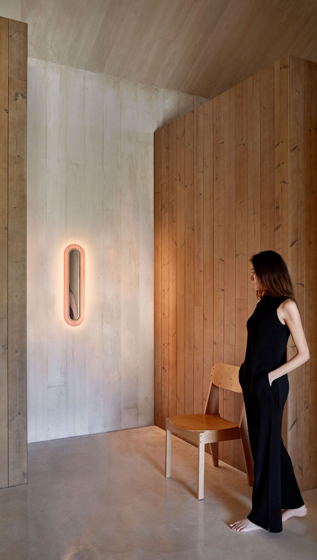 Lens LED Wandleuchte oval Metallring in Gold LZF Lamps