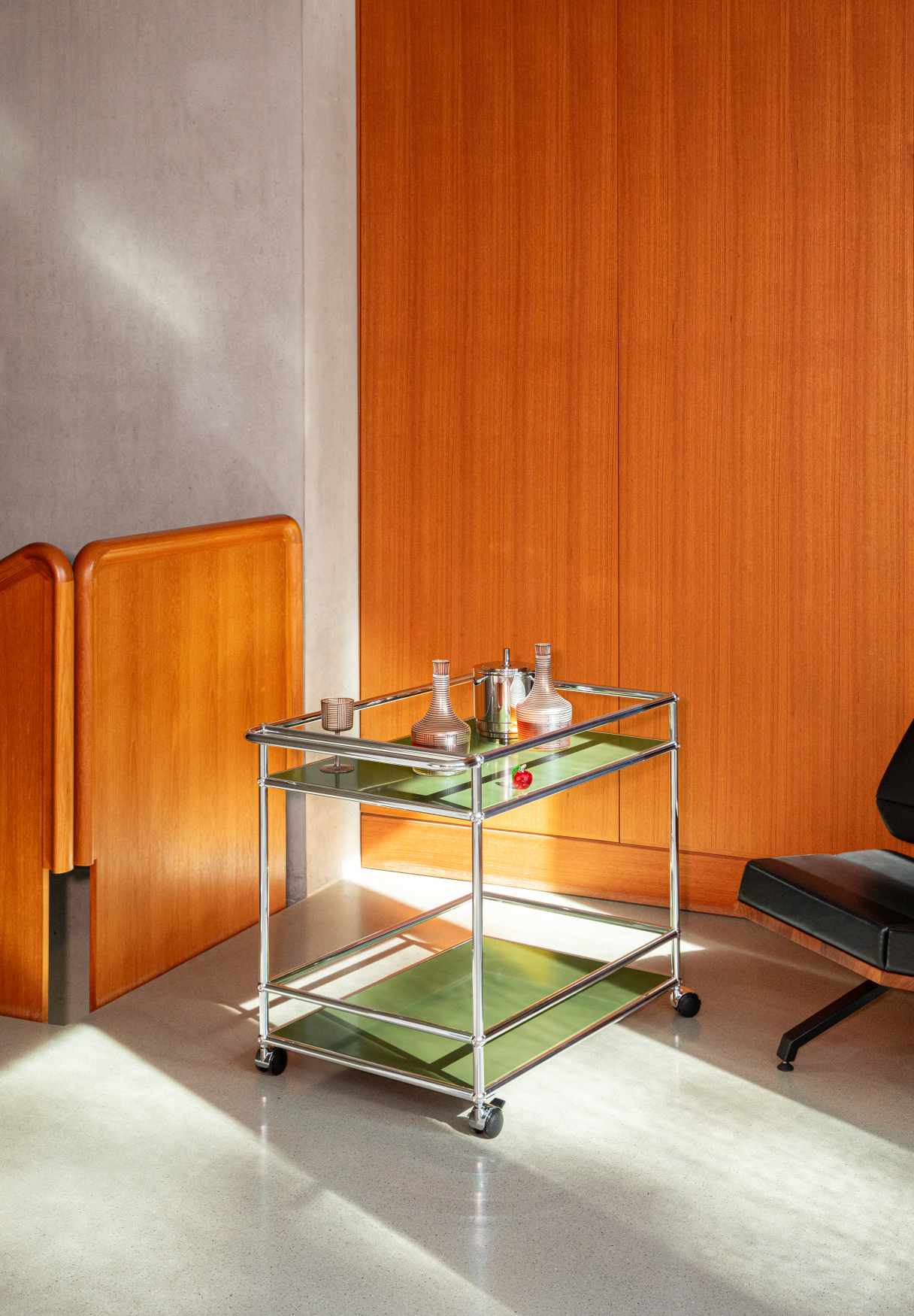 USM Haller Servierwagen Olivgrün NEU STANDARDFARBE