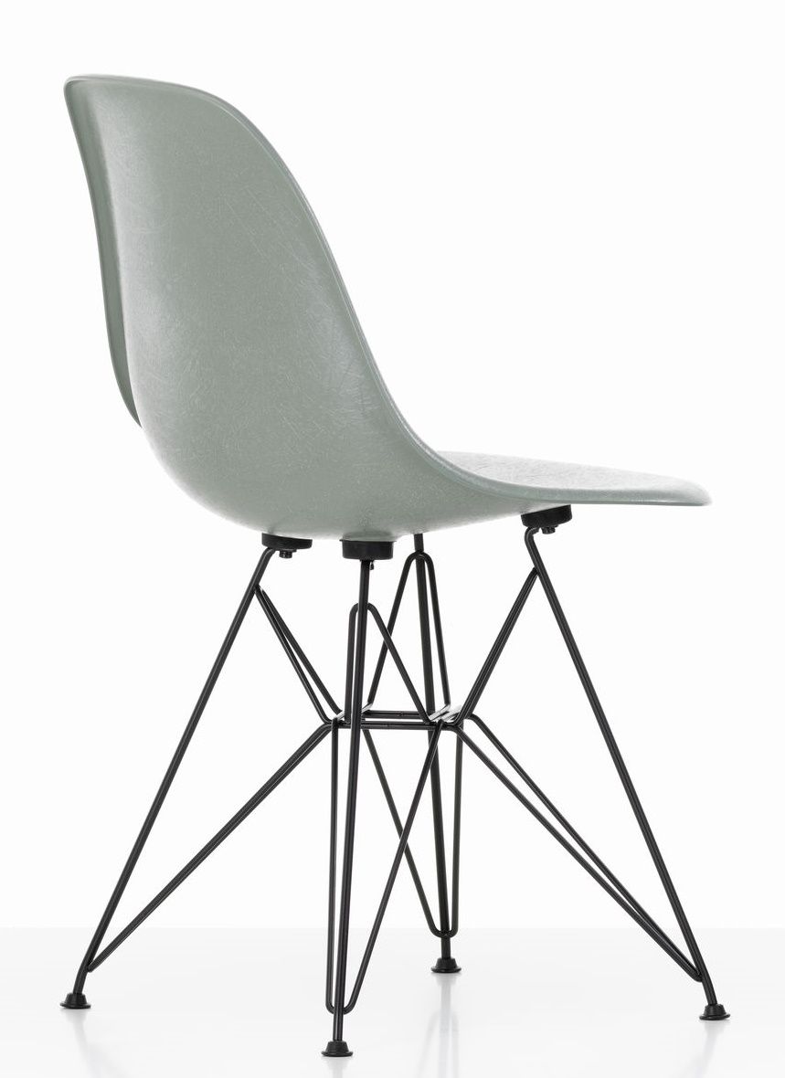 Eames Fiberglass Chair DSR Stuhl Vitra