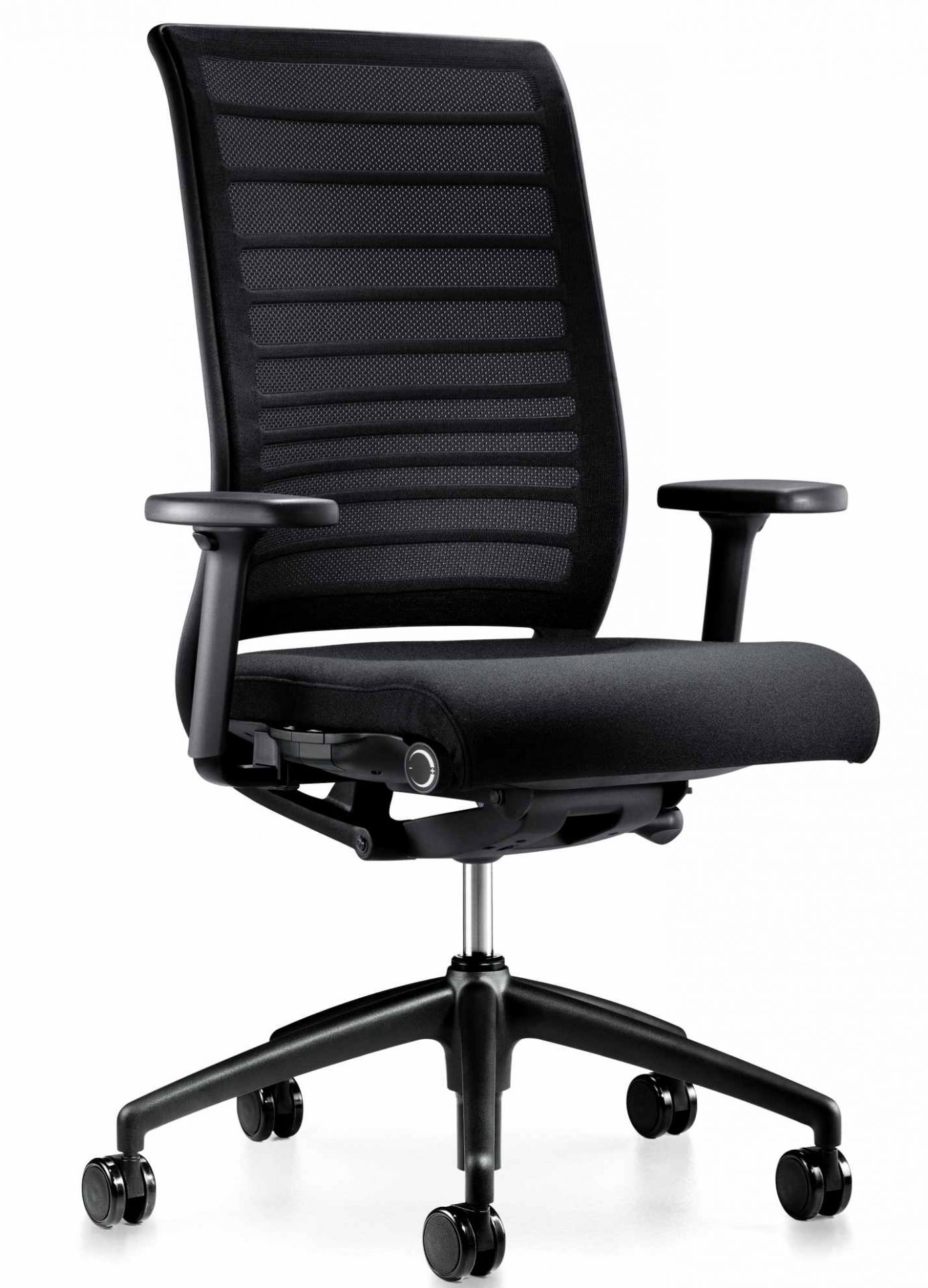 Schwarzer Hero Bürostuhl von Interstuhl mit Netzrücken und Armlehnen, ergonomischer Drehstuhl für Büro und Homeoffice.
