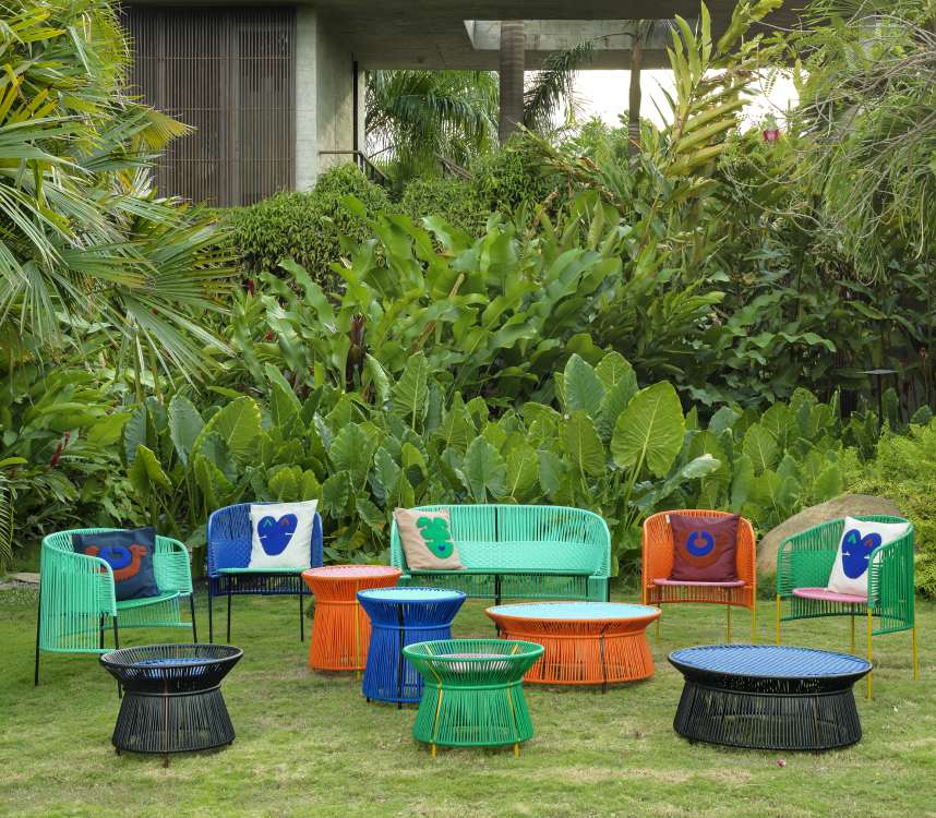 Caribe Low Side Table Beistelltisch niedrig Outdoor ames Orange / Kaugummirosa / Currygelb