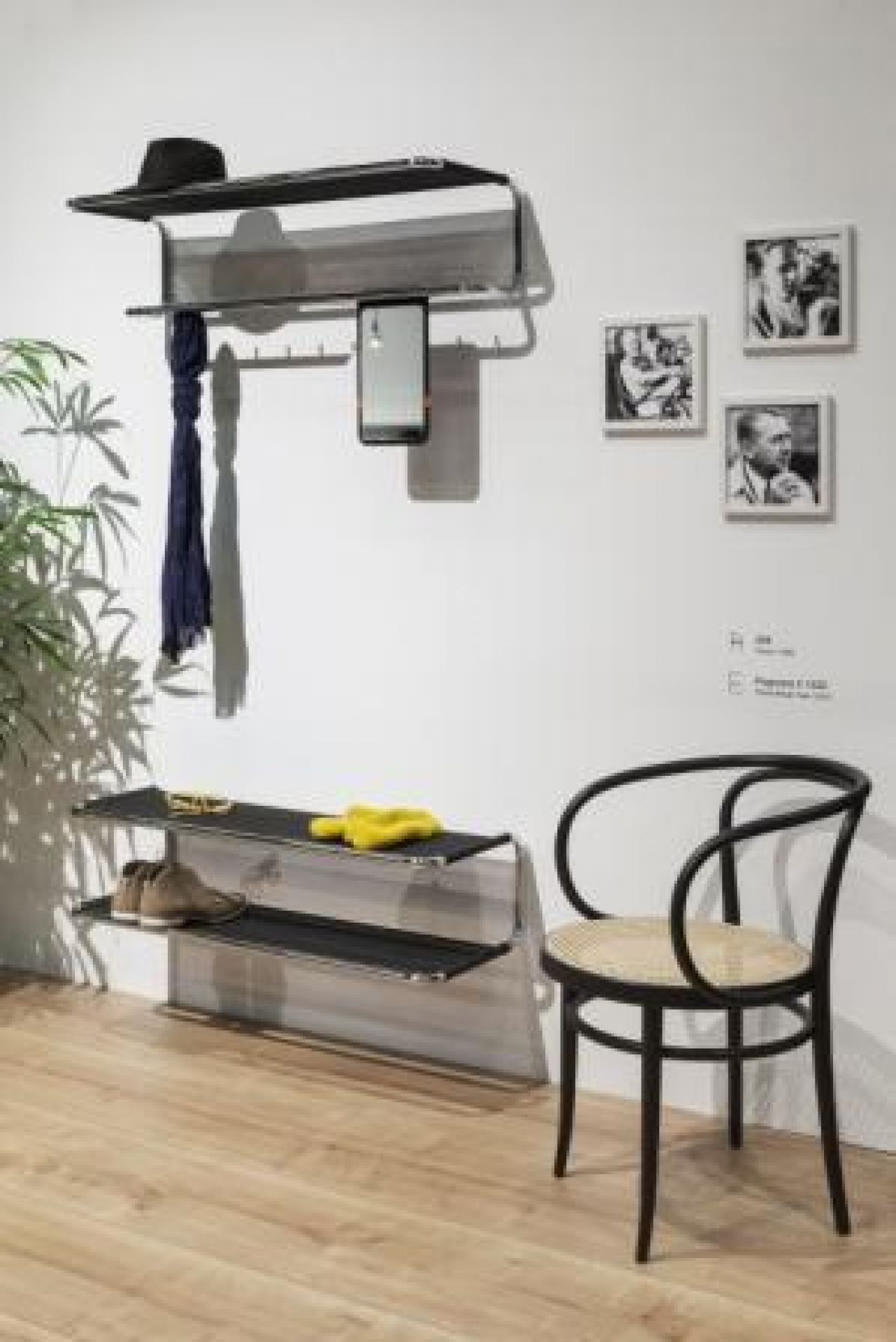 Schuhboard oder Wandablage S 1521 Thonet 