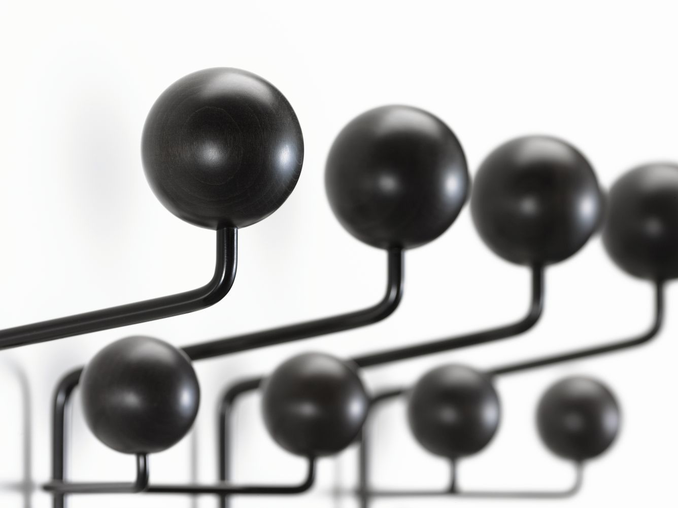 Eames Hang it all Garderobe Esche schwarz Vitra