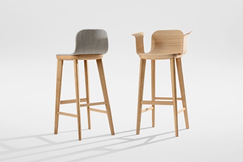 Aeon Comfort Barstool Barhocker mit Armlehnen Zeitraum Aeon Comfort Barstool Barhocker mit Armlehnen Zeitraum