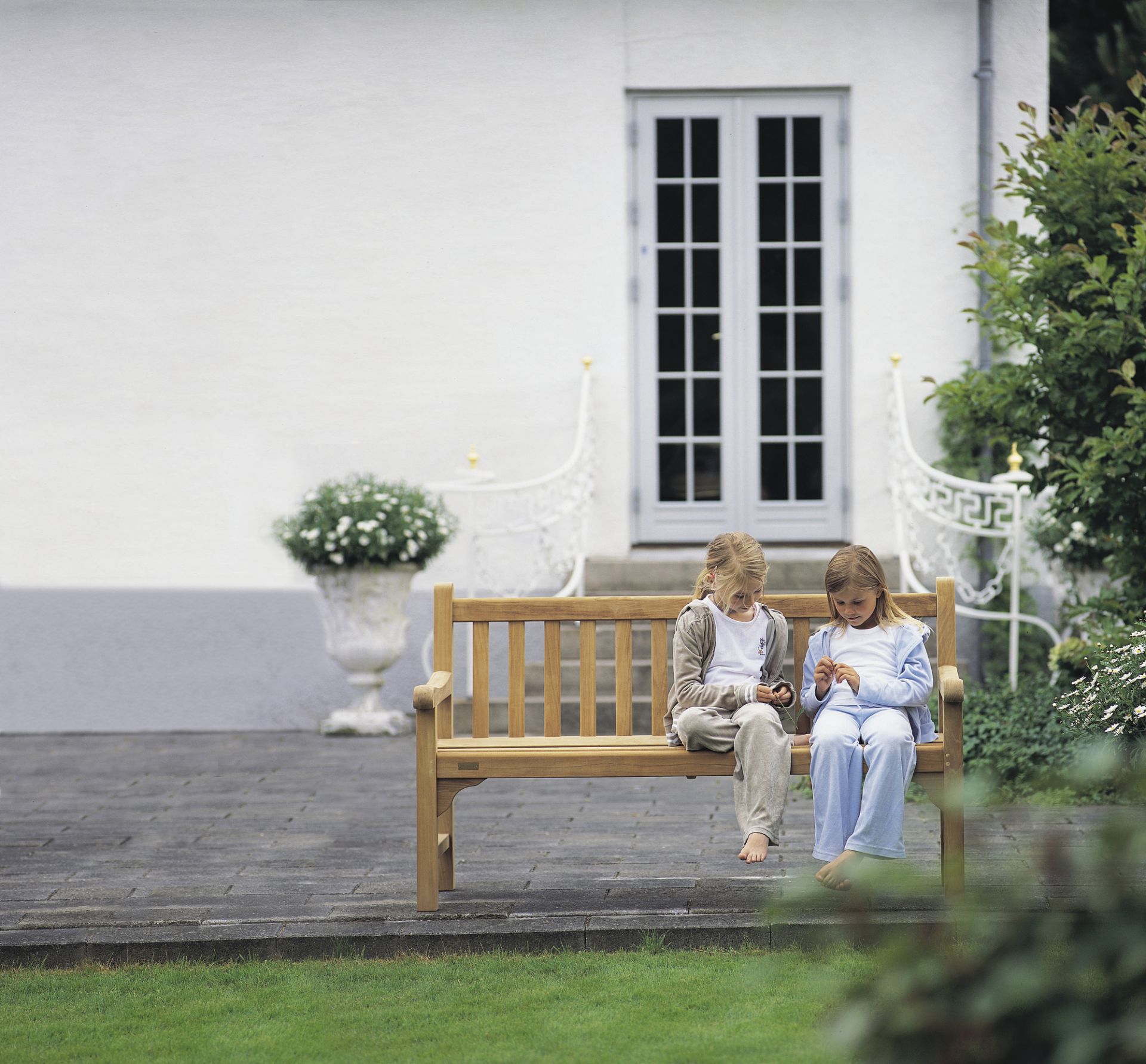 England Bench Bank Outdoor Skagerak by Fritz Hansen