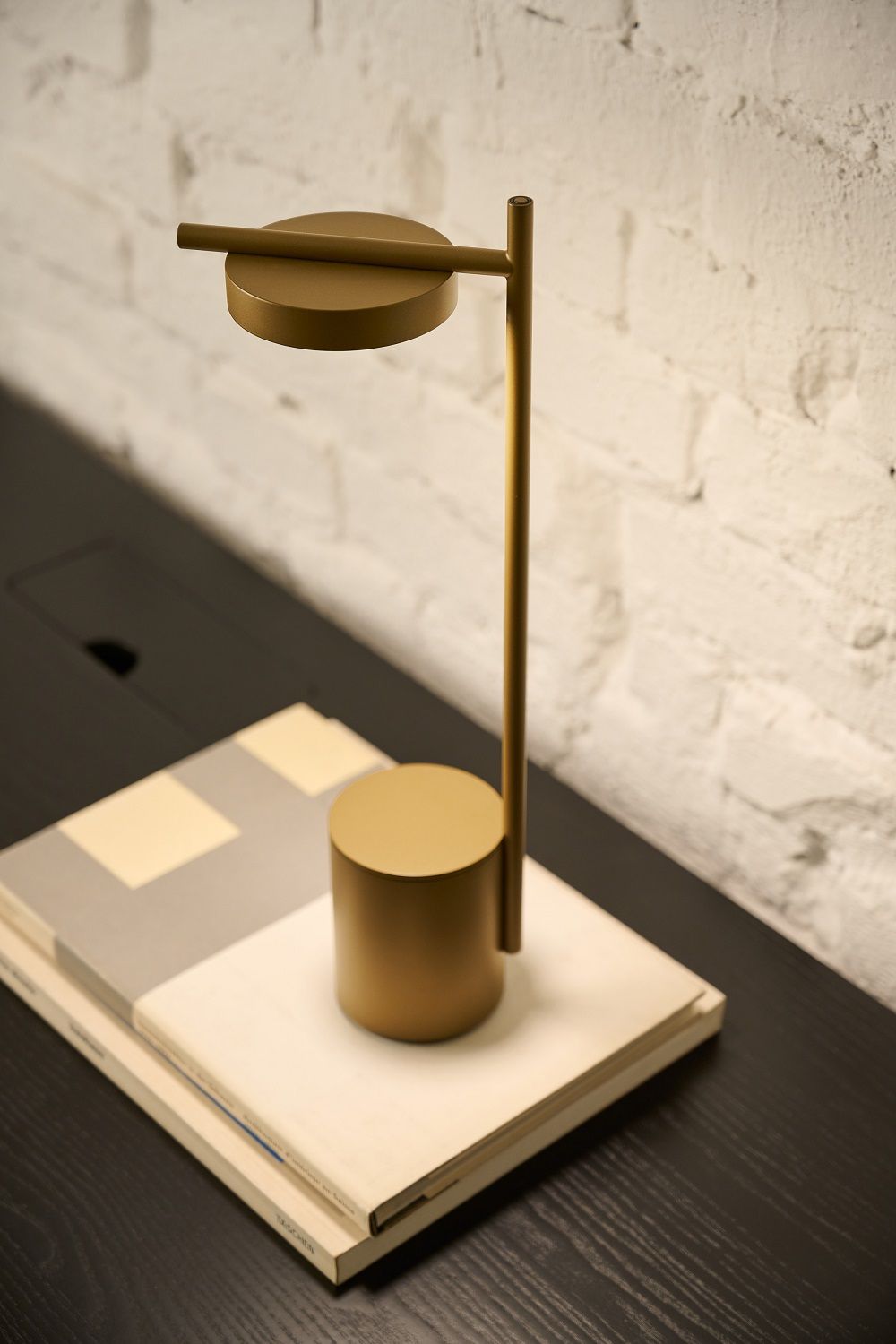 Igram Portable Table Lamp Shape I Akkuleuchte / Tischleuchte Grupa