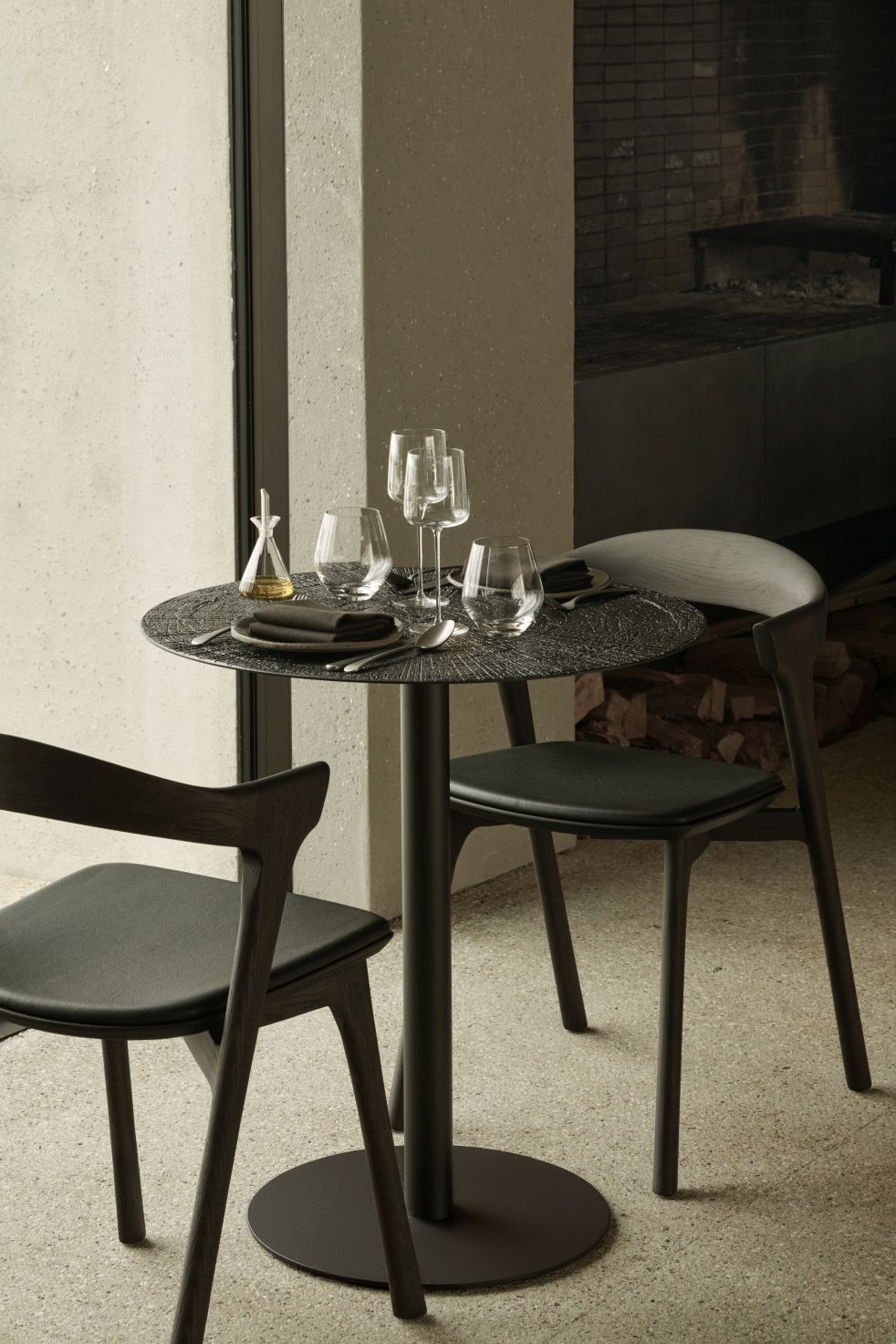 Blend Tisch Ø70cm Off White - Dark Bronze Ethnicraft