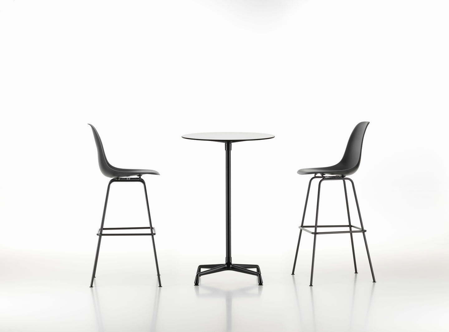 Eames Fiberglass Bar Stool High Barhocker Vitra
