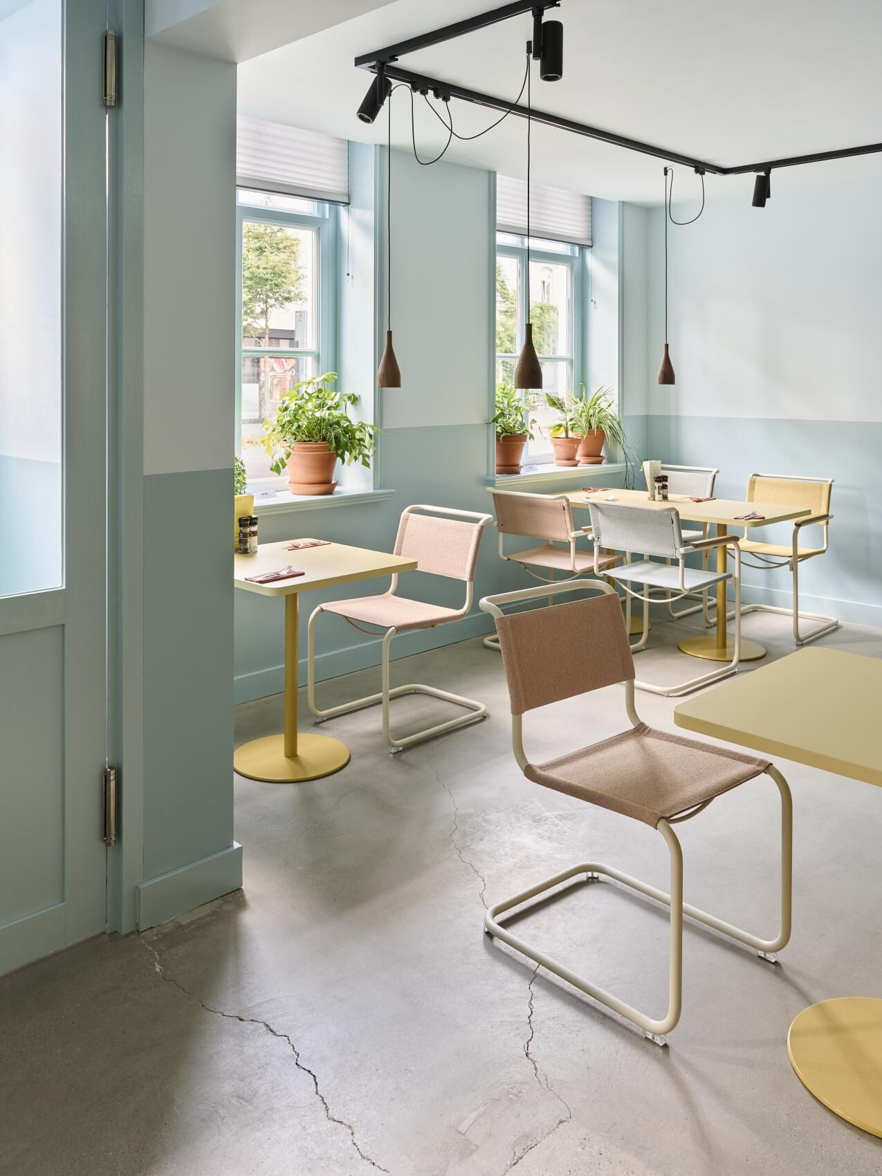 S 33 V / S33 V Freischwinger Thonet