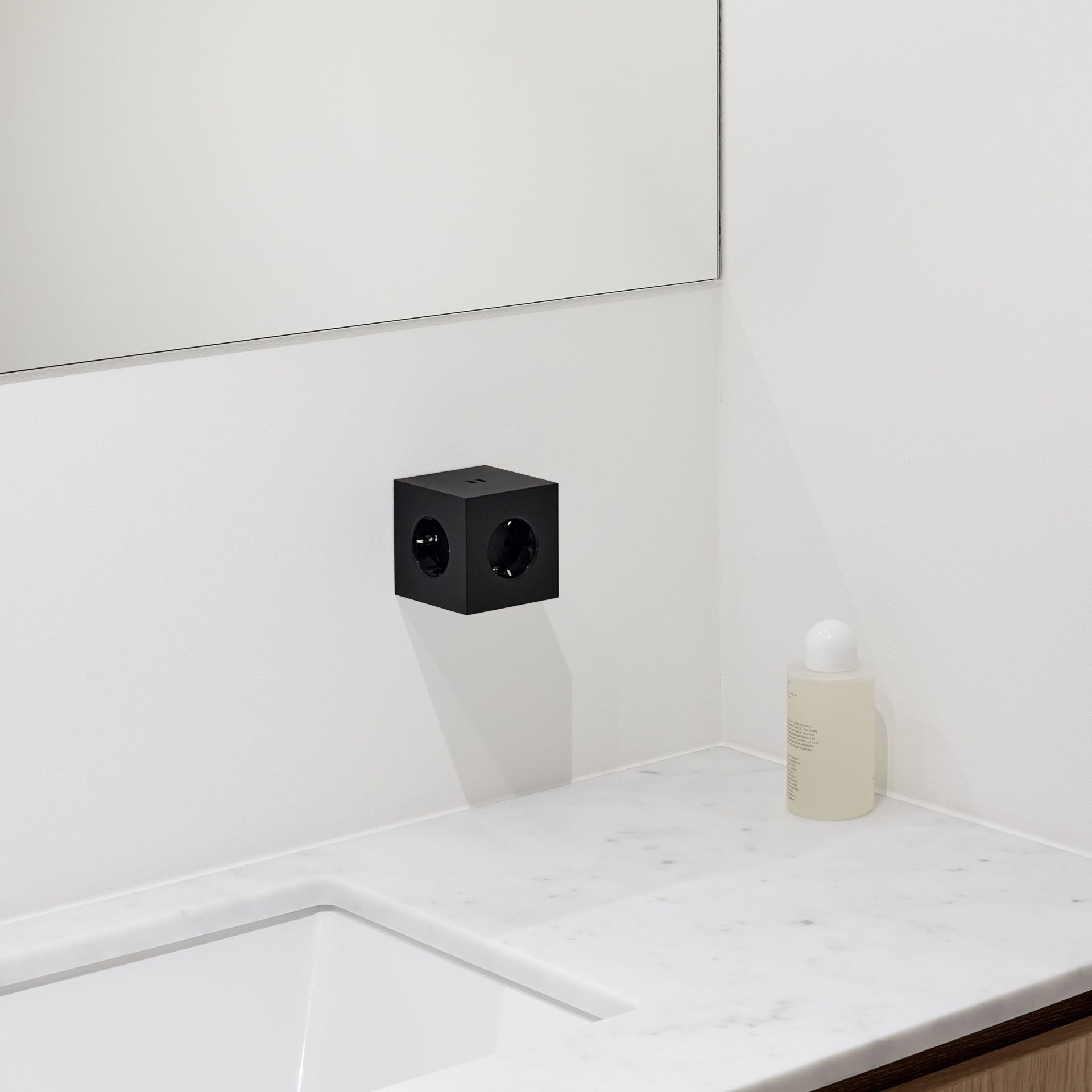 Square 2 - Avolt Steckdosenwürfel mit USB-C dfp Design