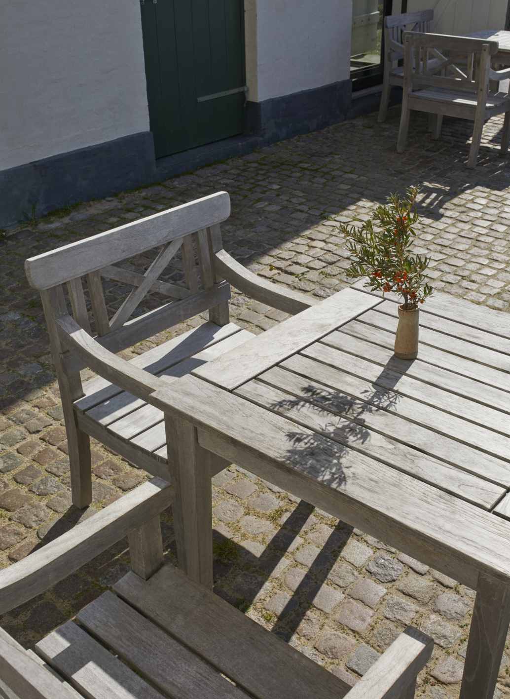 Drachmann Table Esstisch Outdoor Skagerak by Fritz Hansen 