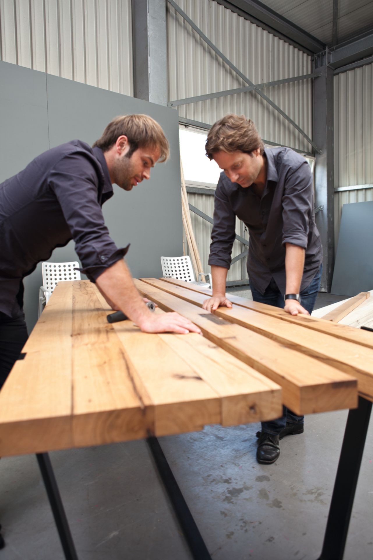 BB 11 Clamp Tisch Nussbaum Janua
