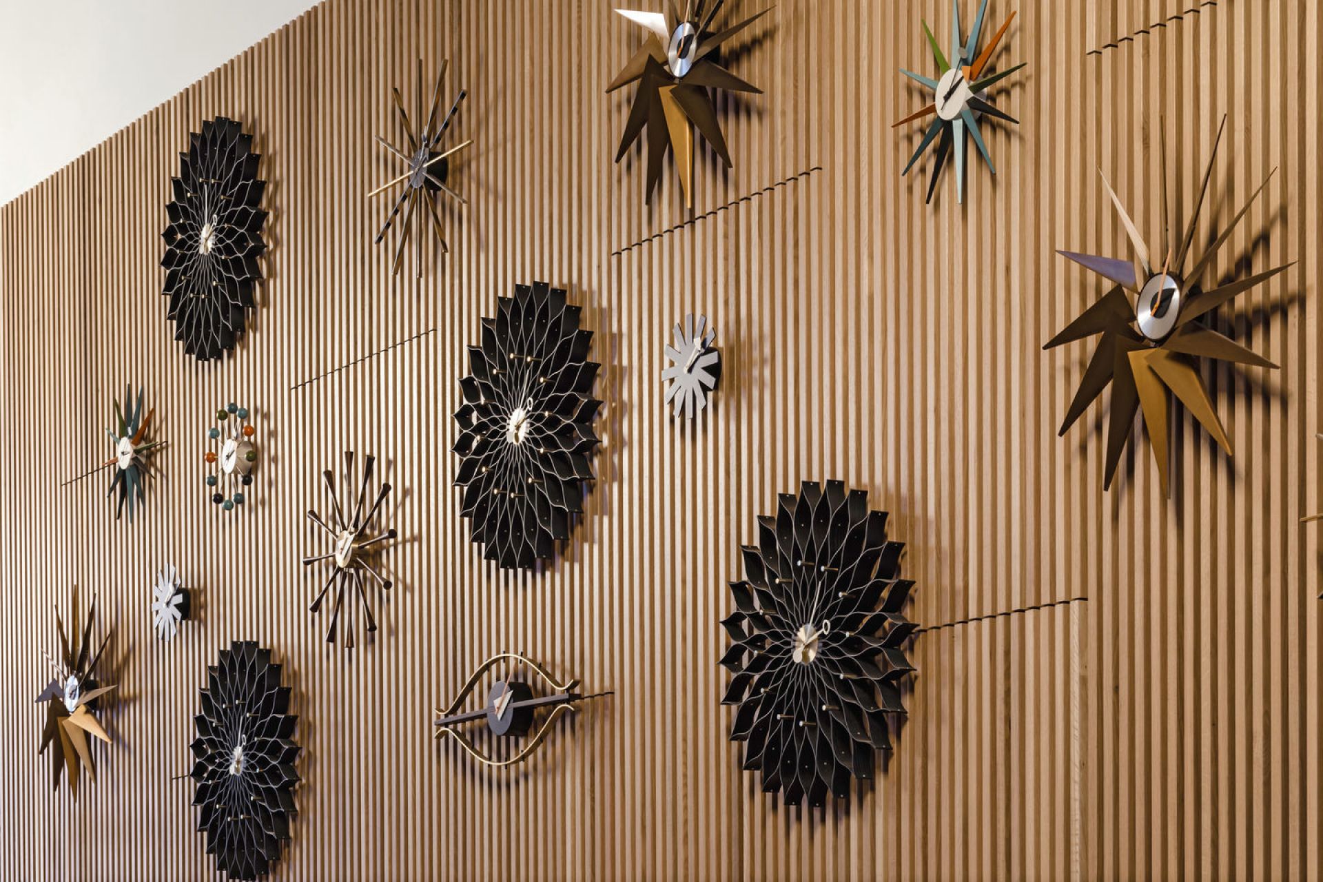 Ball Clock Wanduhr - schwarz Vitra
