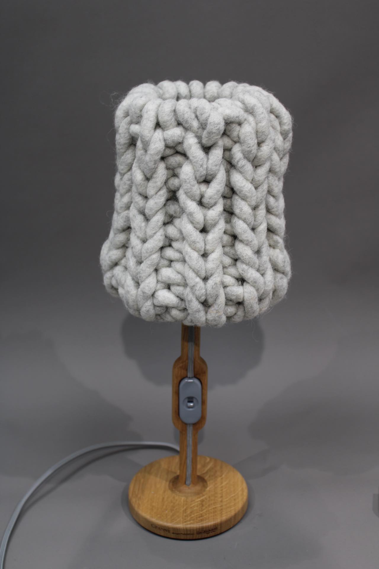 Granny Tischleuchte Ø 14 cm Grau - Stecker Typ L - Casamania Horm EINZELSTÜCK