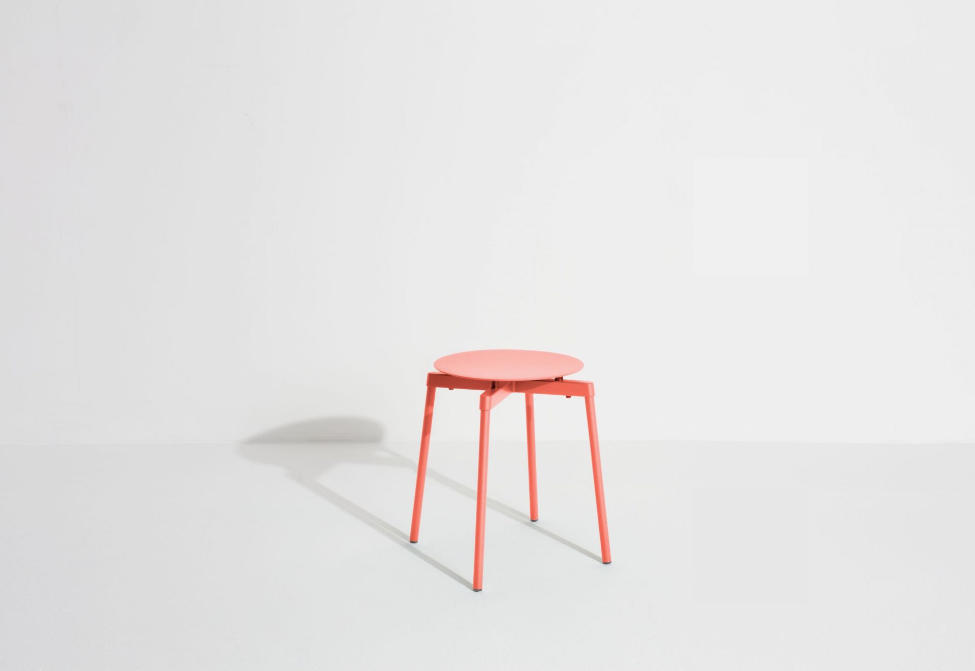 Fromme Stool Hocker Petite Friture Coral