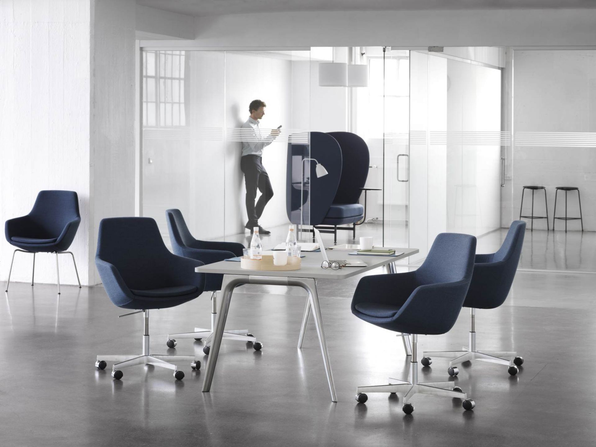 Little Giraffe Drehstuhl 3211R Abnehmbarer Bezug Fritz Hansen