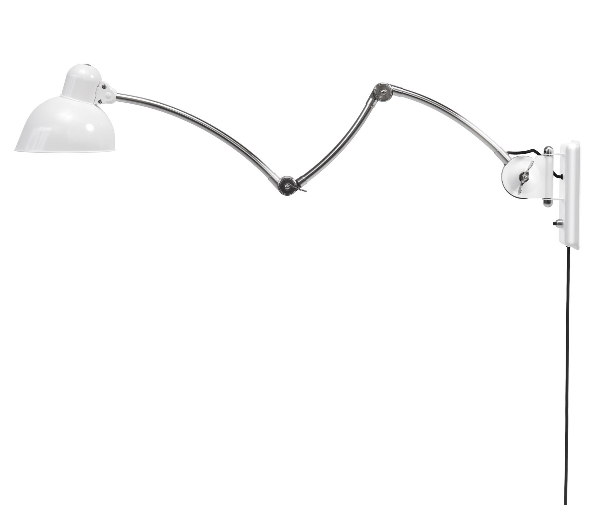 Weiße Kaiser idell Wandleuchte mit Chrom-Arm und verstellbarem Lampenschirm für flexible Beleuchtung.