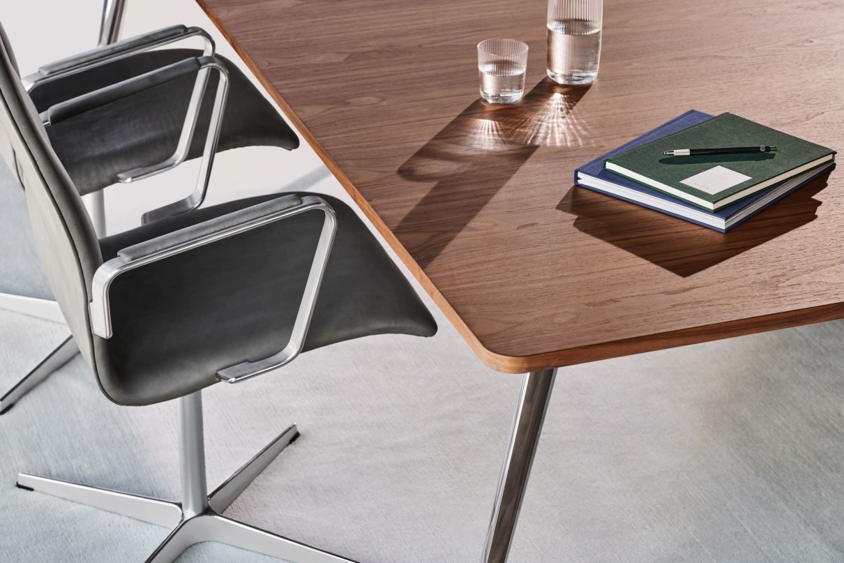 Pluralis Tisch Fritz Hansen