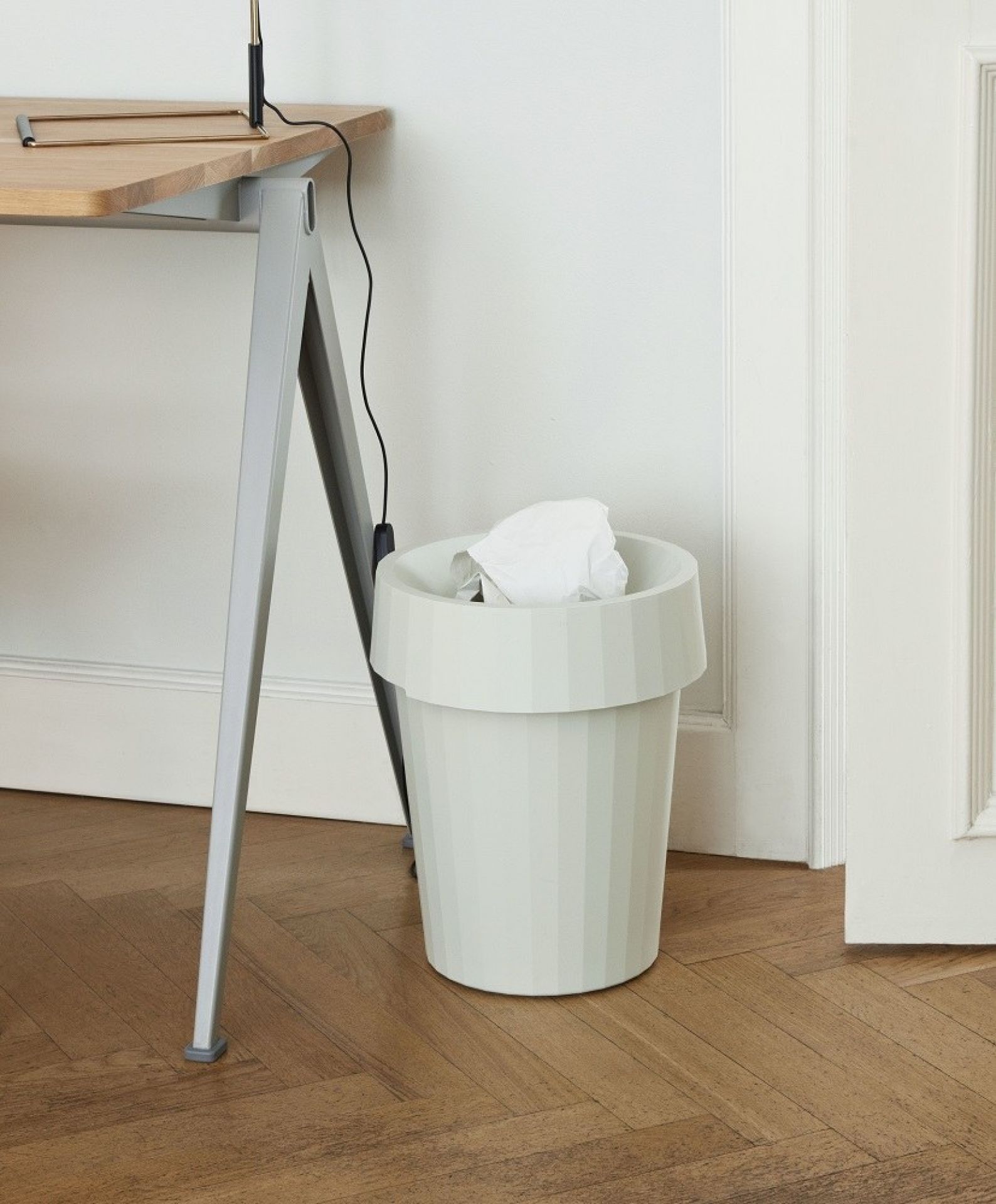 Pyramid Table 01 Tisch / Sekretär Hay