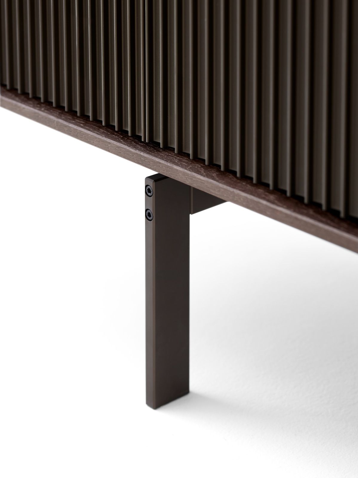 VIPP675 Cabinet System H1 Regal Vipp