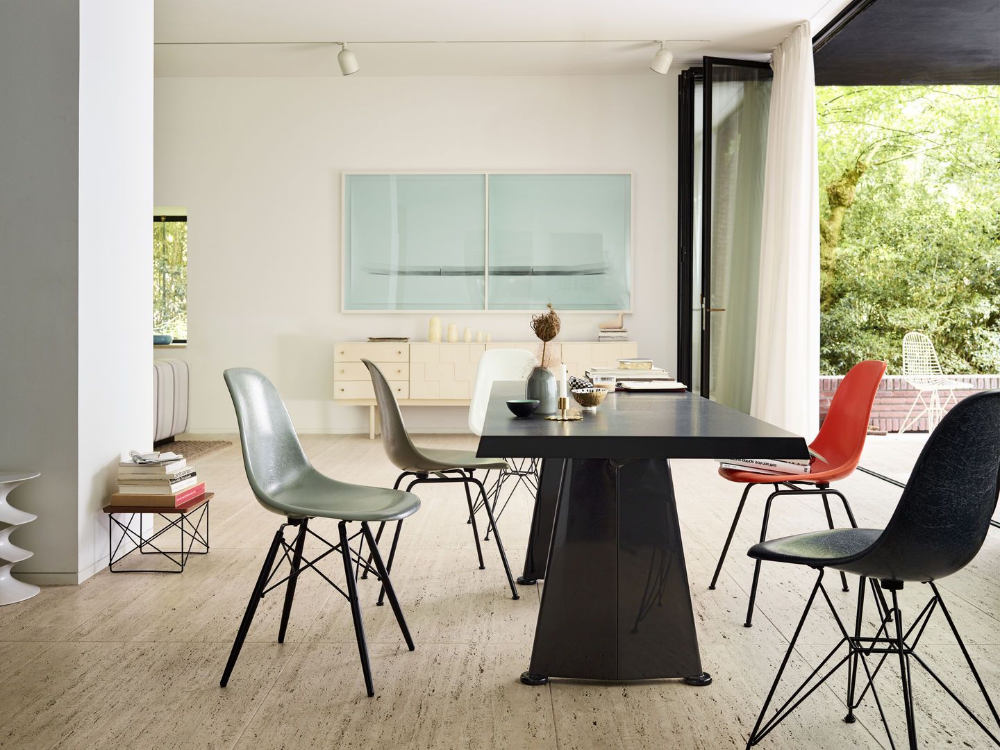 Eames Fiberglass Chair DSW Stuhl mit Sitzpolster Vitra
