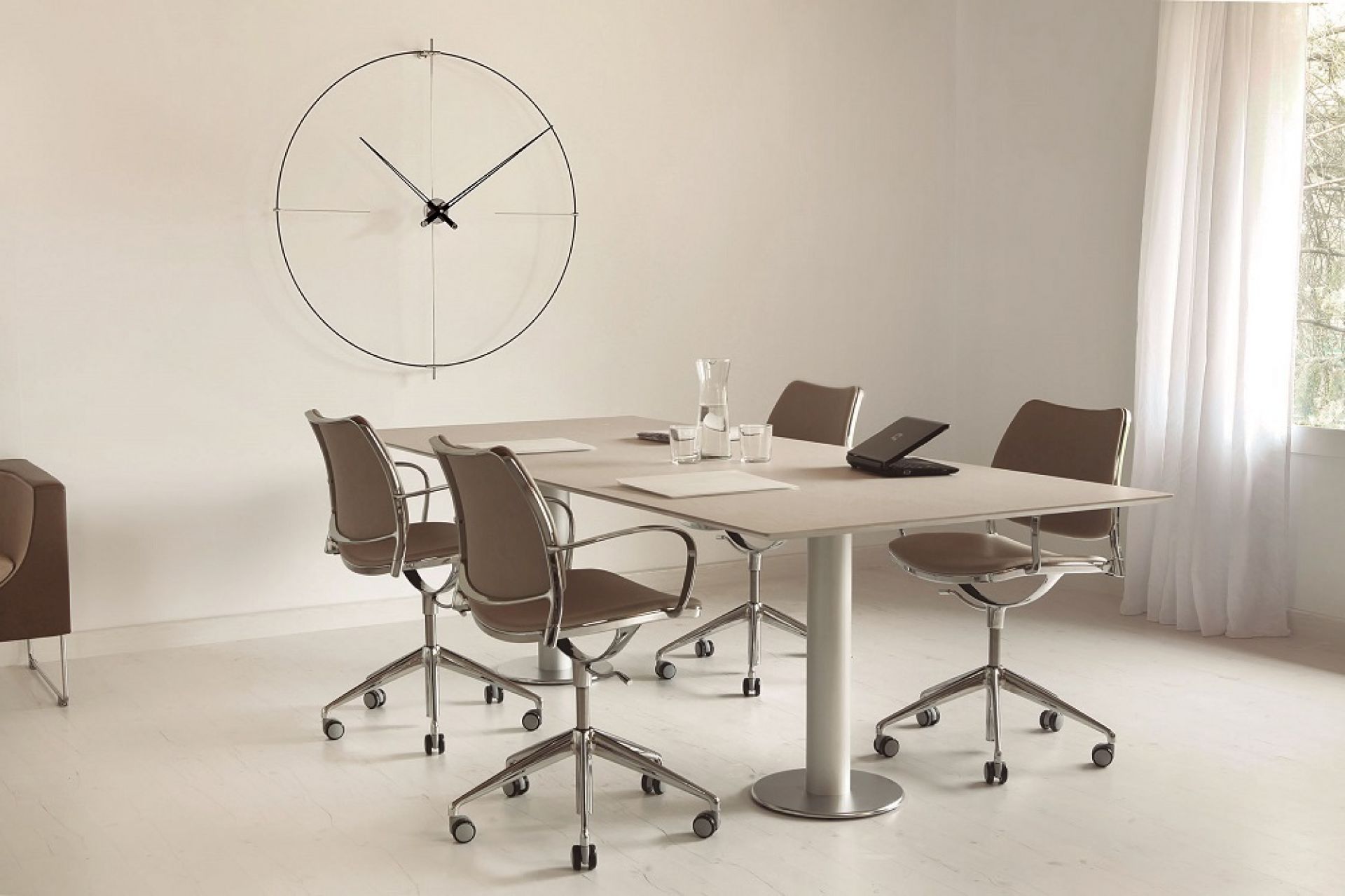 Bilbao N/ L Clock Wanduhr nomon