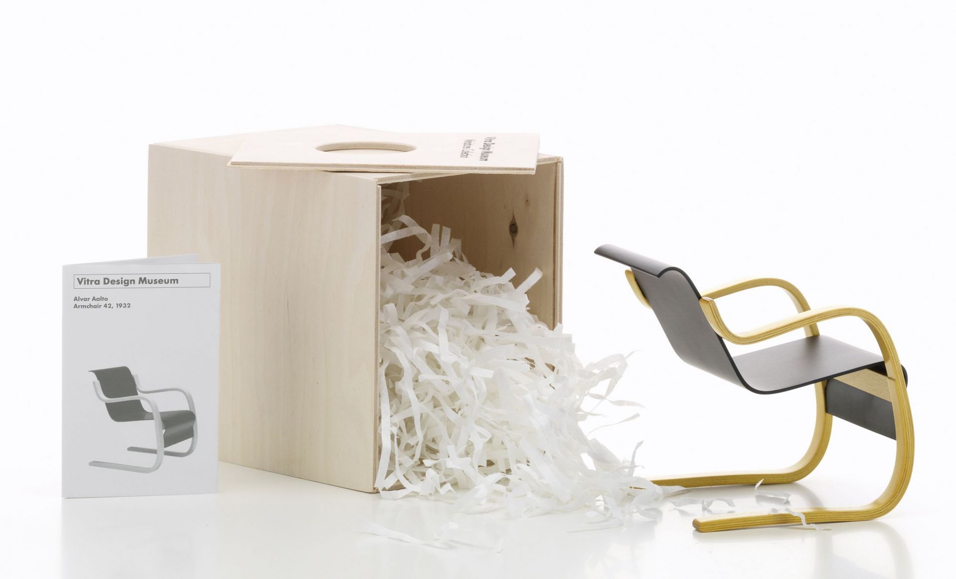 Armchair Nr. 42 Miniatur Sessel Vitra