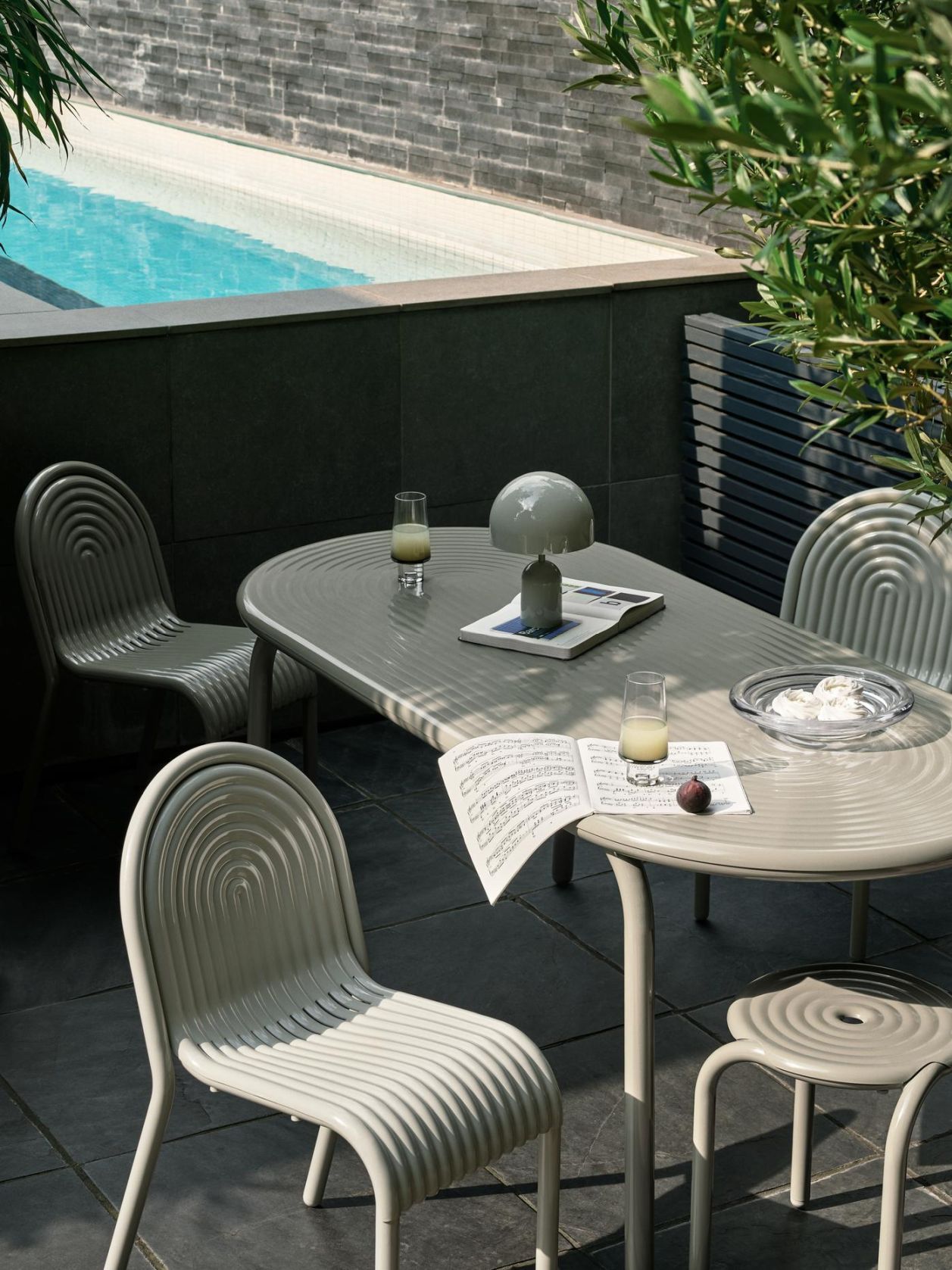 Groove Outdoor Stuhl Putty Tom Dixon