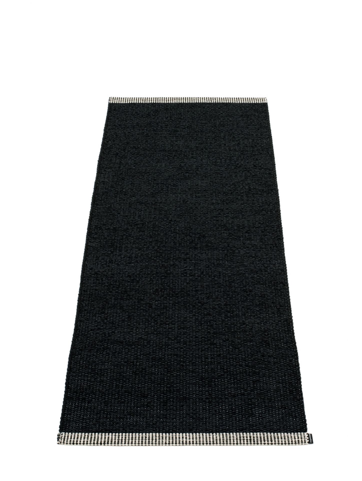 Schwarzer Pappelina Kunststoffteppich (60x150 cm) mit schmalen, hellen Streifen an den Enden.
