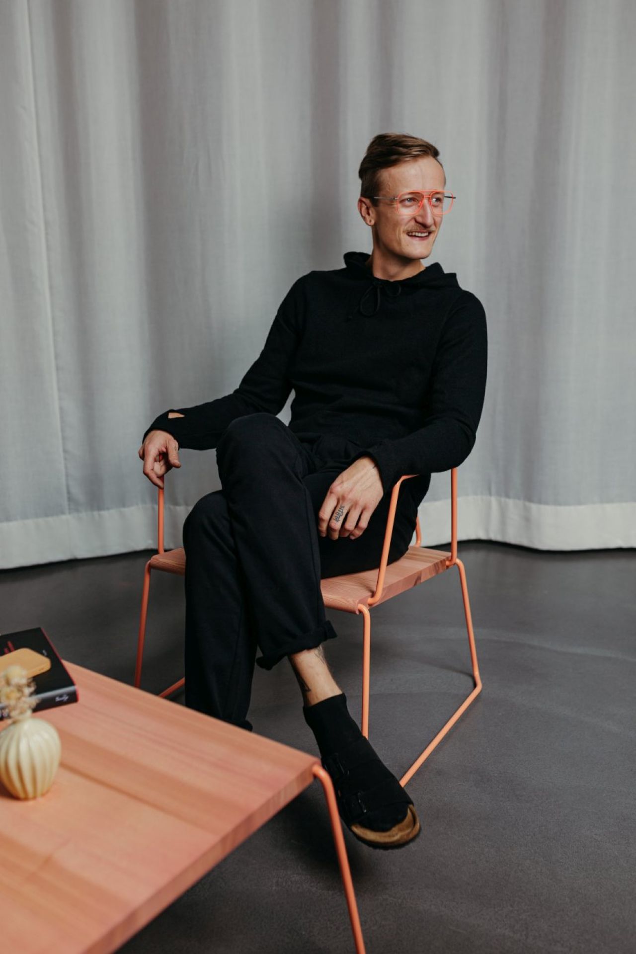 D:008 Loungechair mit Armlehnen Fuchs & Habicht