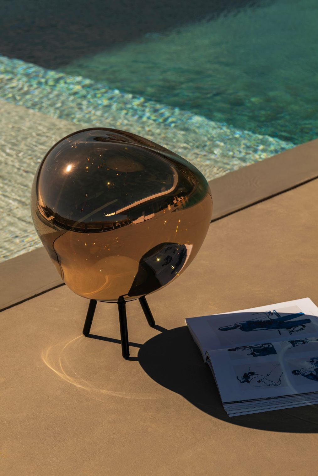 Melt Large LED tragbare Boden-/Hängeleuchte Opal Tom Dixon