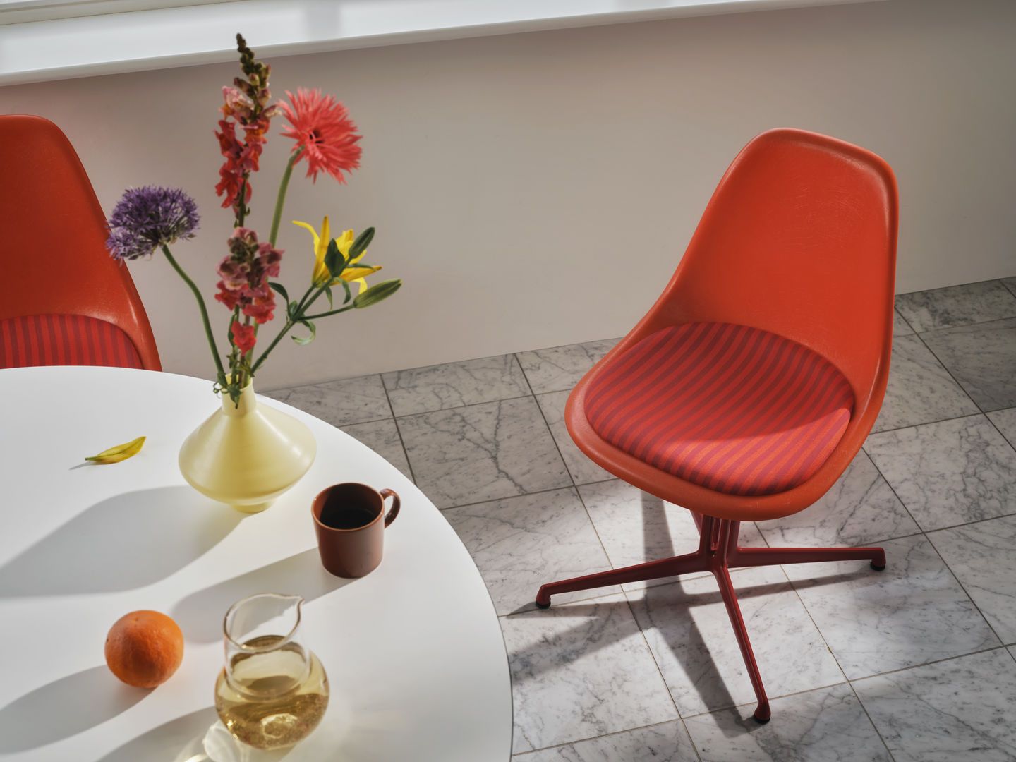 Eames Fiberglass Side Chair La Fonda Rot Orange Vitra LIMITED EDITION 