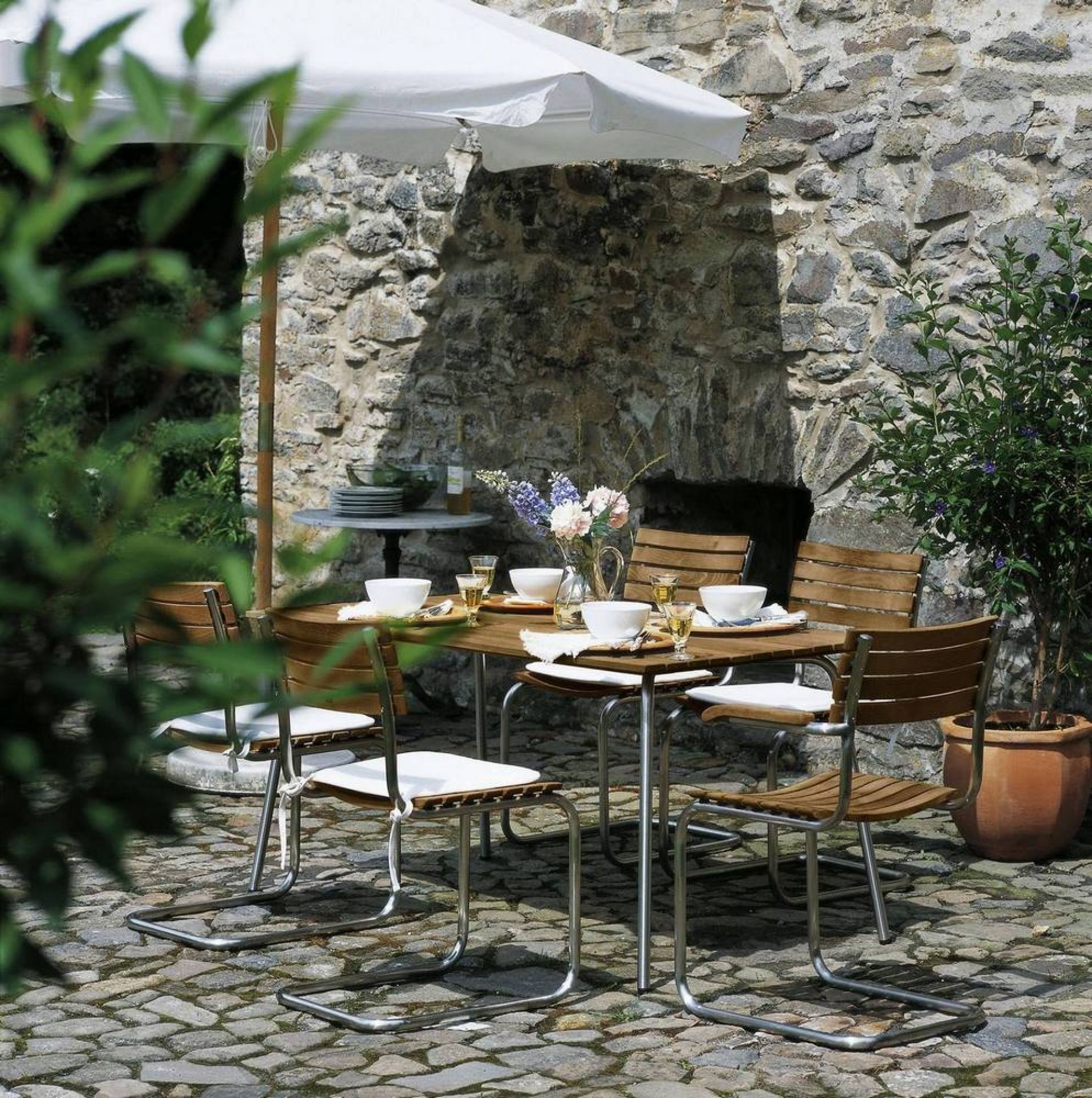 S 1040 Gartentisch Thonet