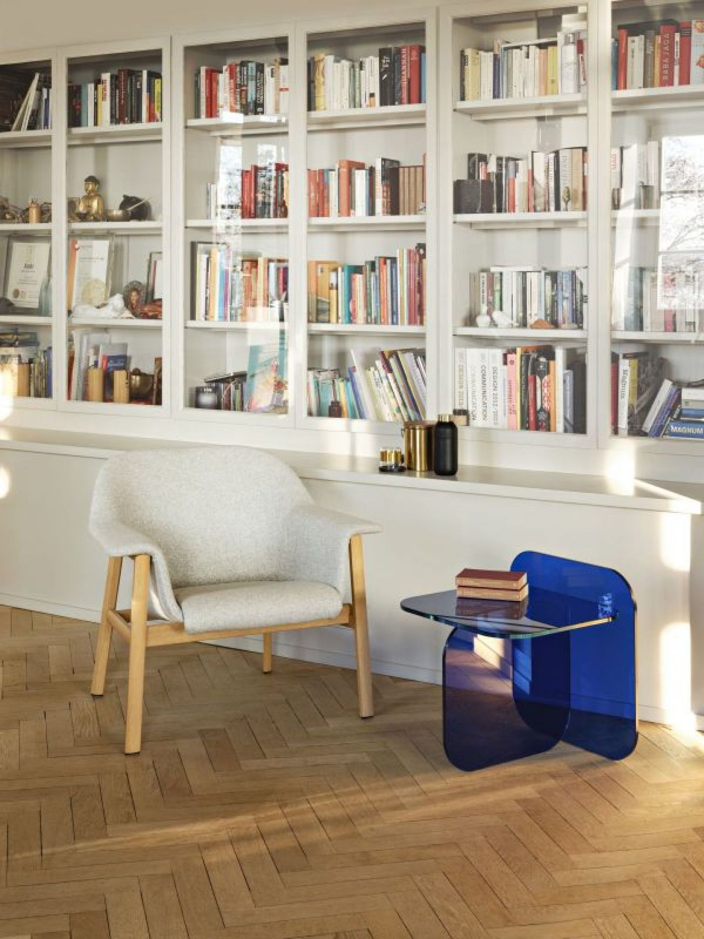 Sol Side Table ClassiCon Kristallglas royalblau