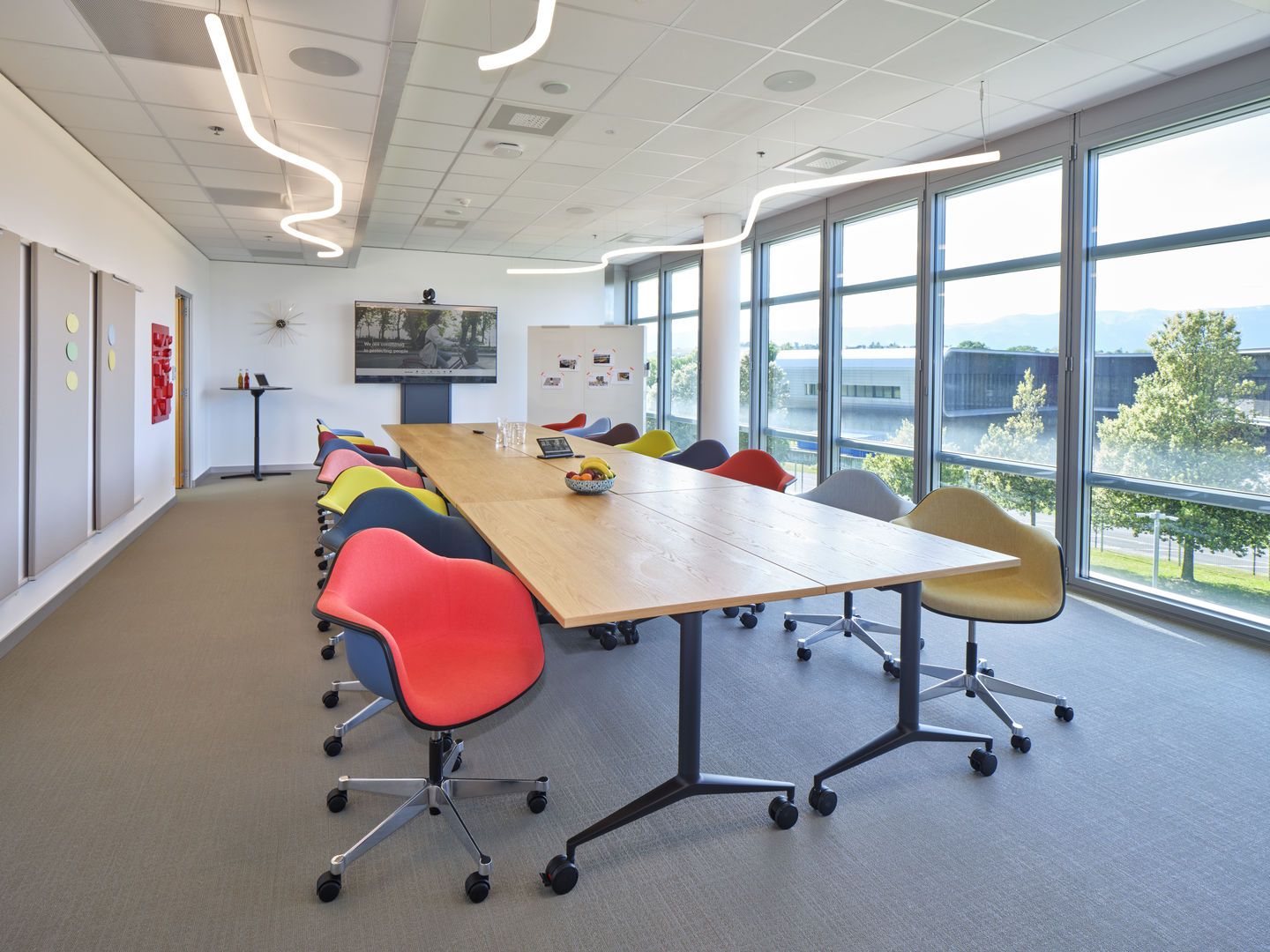 Eames Plastic Arm Chair PACC Vollgepolstert Vitra