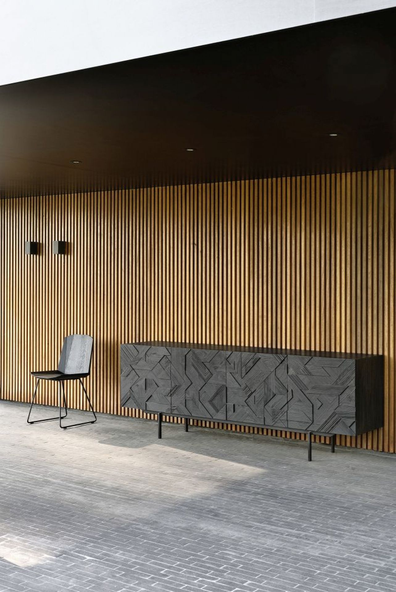 Graphic Teak Anrichte schwarz Ethnicraft